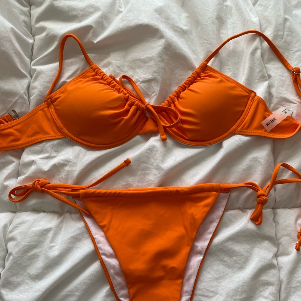 SHEIN ORANGE UNDERWIRE BIKINI 🧡